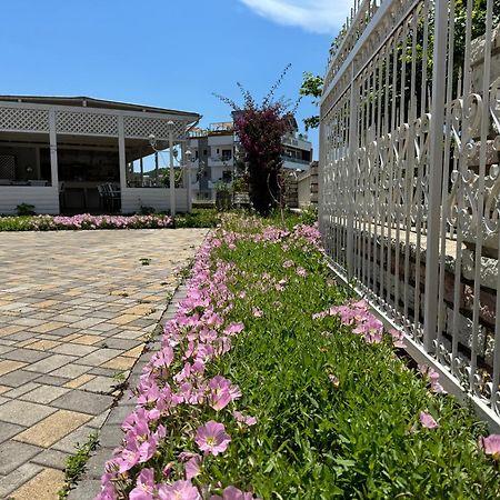 Villa August Ксамил Экстерьер фото