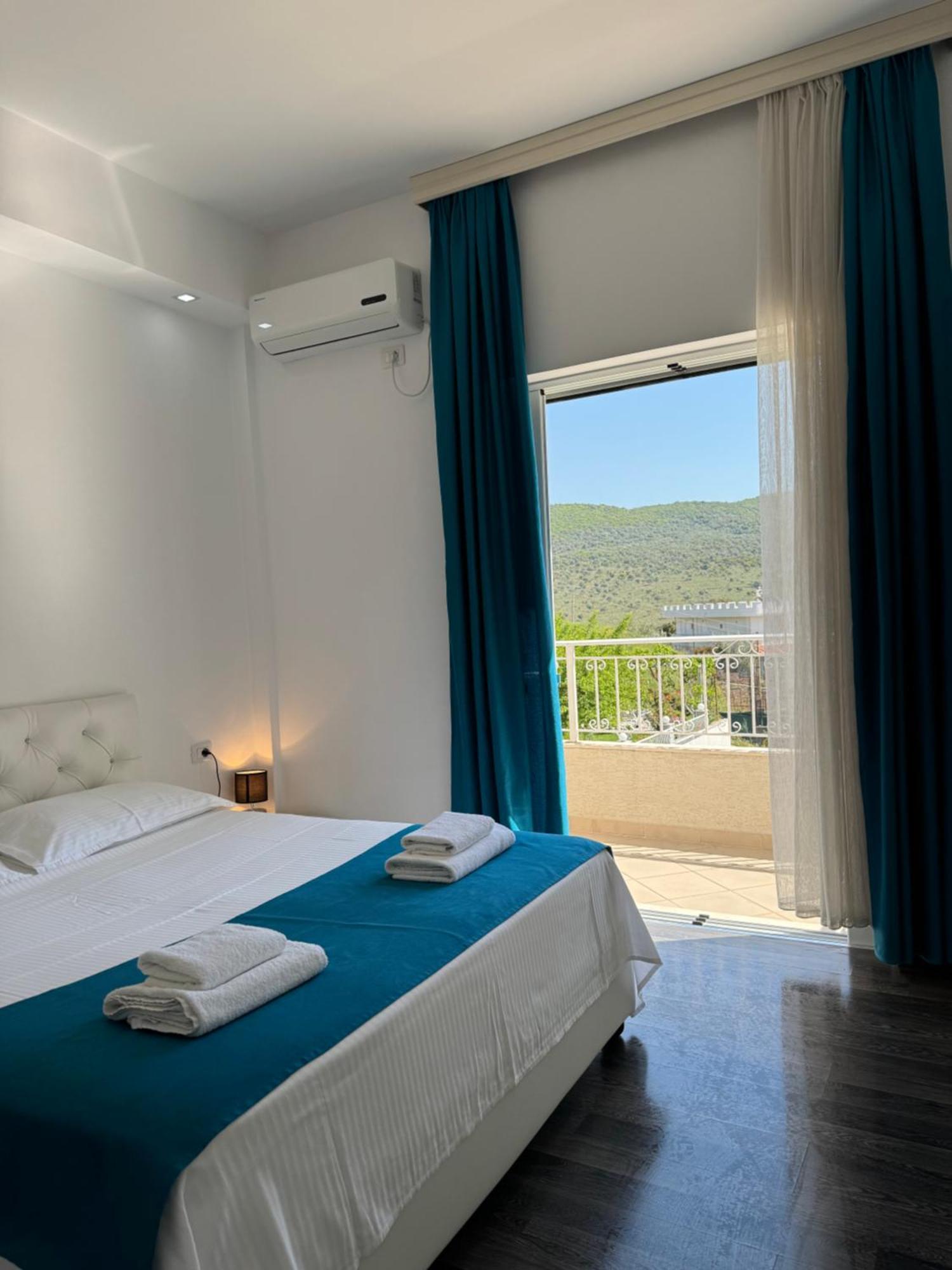 Villa August Ксамил Экстерьер фото