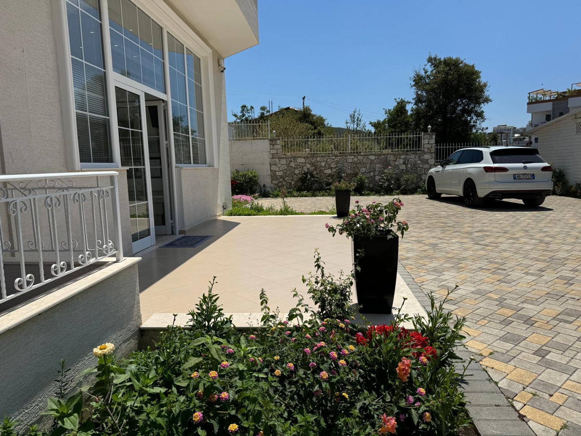 Villa August Ксамил Экстерьер фото