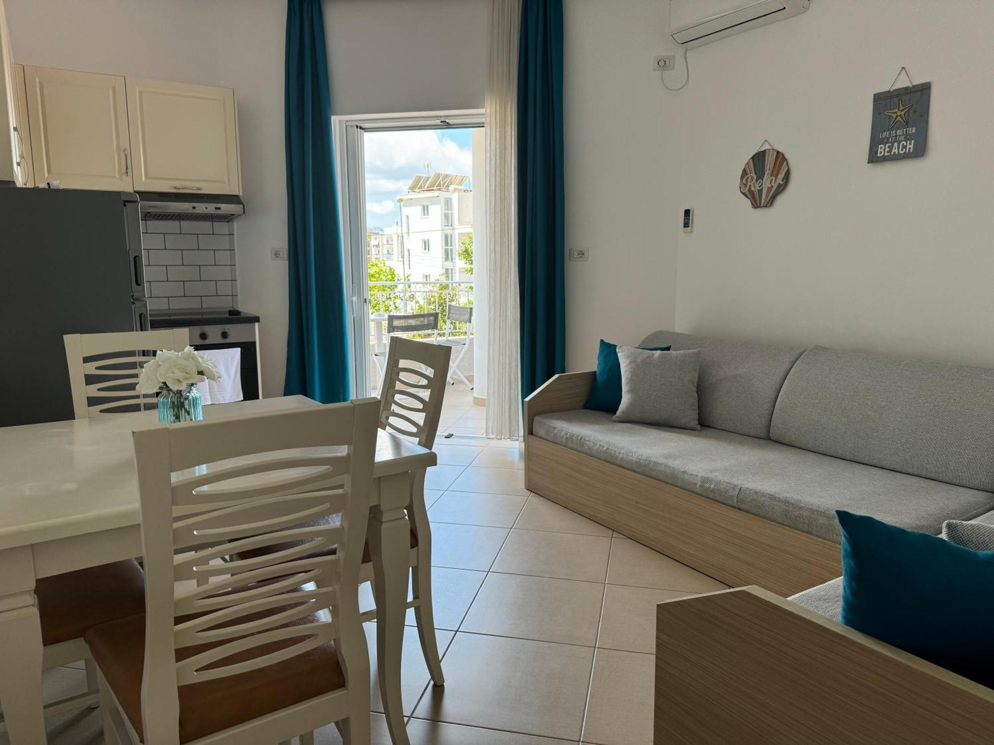 Villa August Ксамил Экстерьер фото